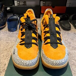 LeBron 16 Low atmos Safari